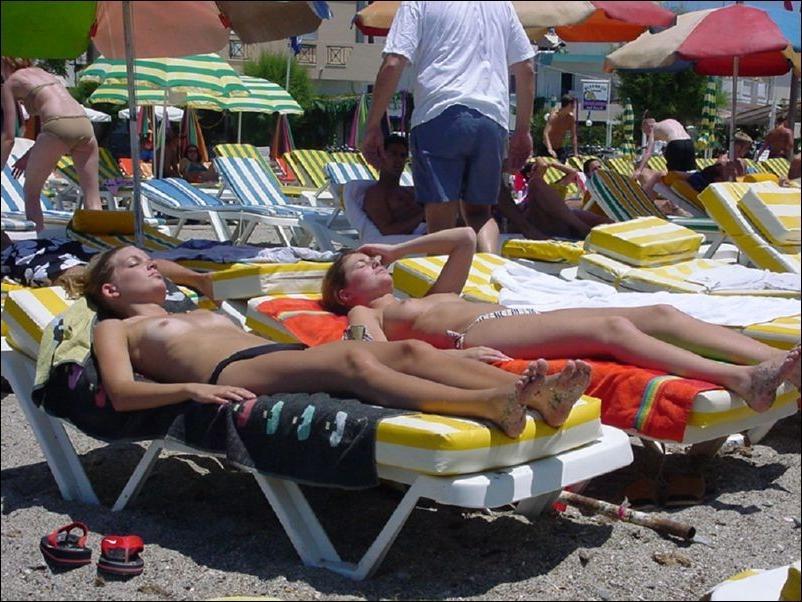 17P Topless beach sunbathing teens voyeur beach candid beach