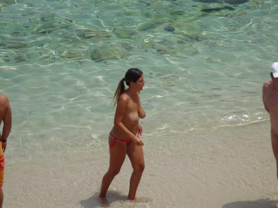 17P Topless beach sunbathing teens voyeur beach candid beach