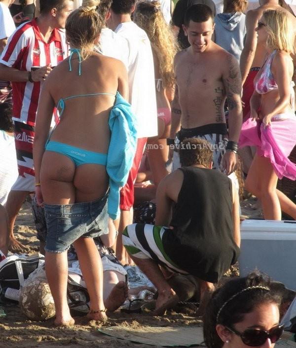 15P Spying on cute naked girls on the beach