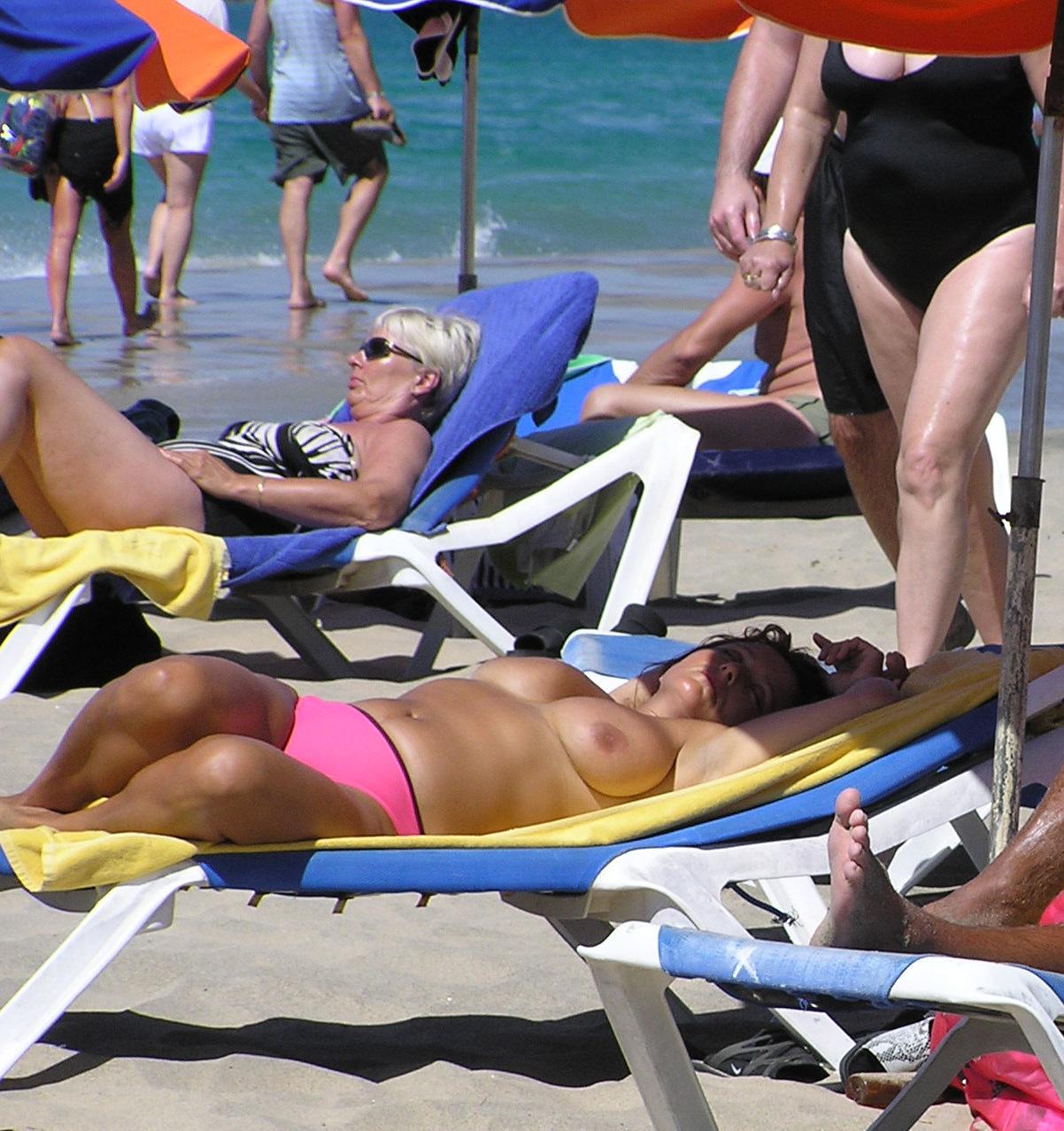 21P Candid beach voyeur  beach teen nudists