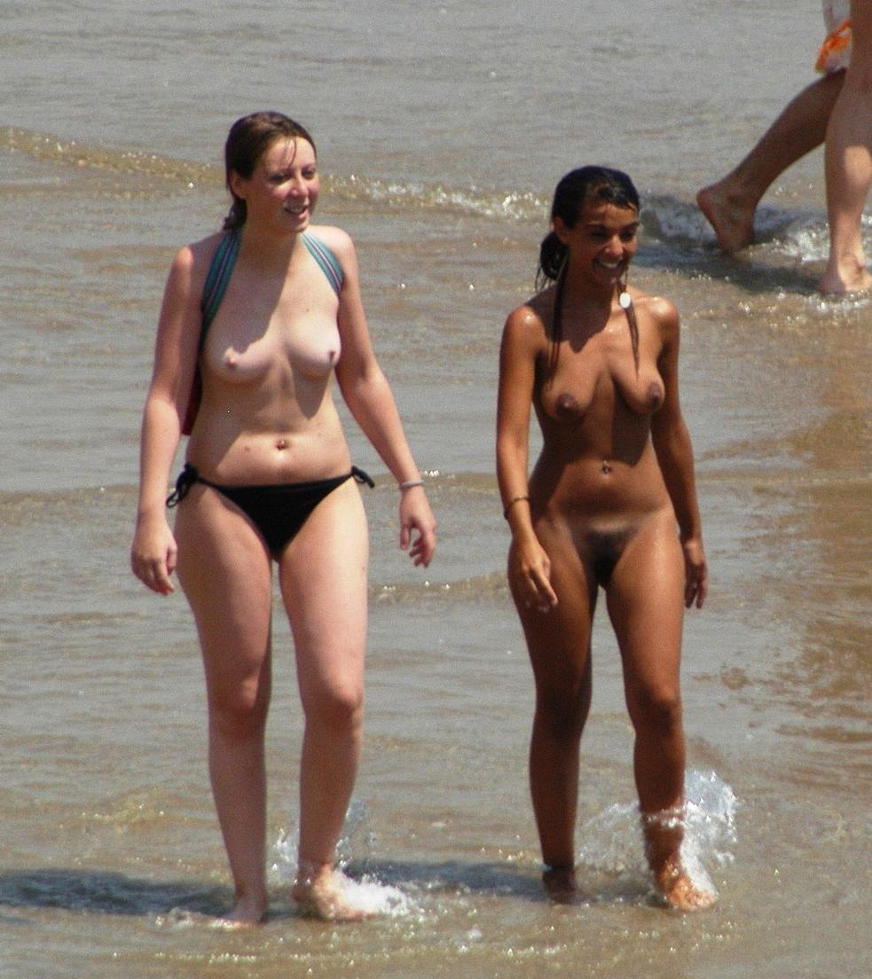 21P Candid beach voyeur  beach teen nudists