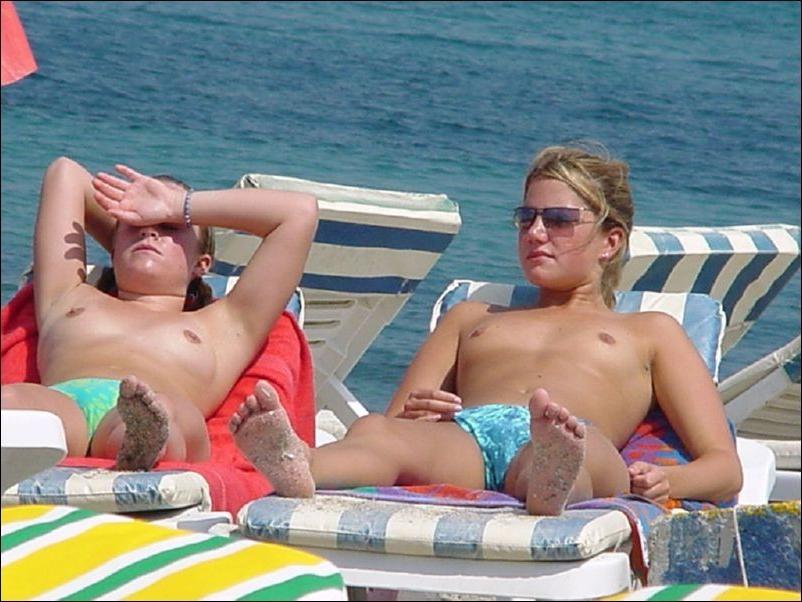 21P Candid beach voyeur  beach teen nudists