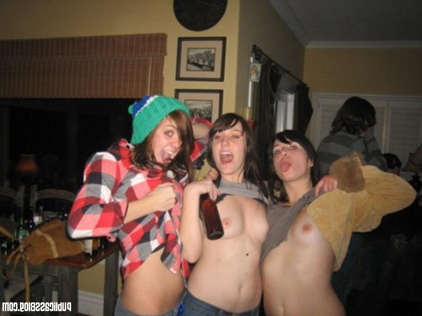 15P Naked gfs are posing and playing outdoors
