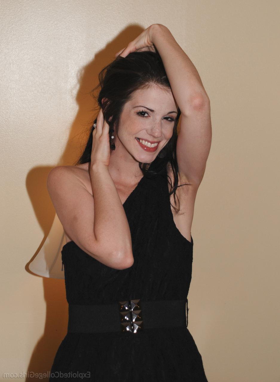 16P Amateur college freshman girl