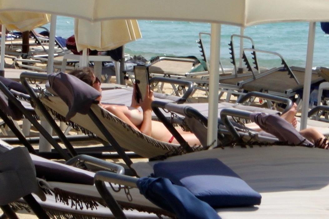 18P Candid beach teens topless enjoying the sun topless sunbathing