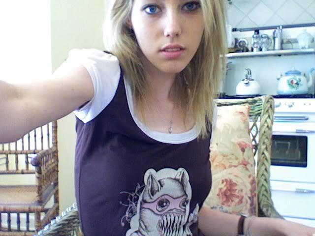 16P Skinny anorexic girl takes photos of herself