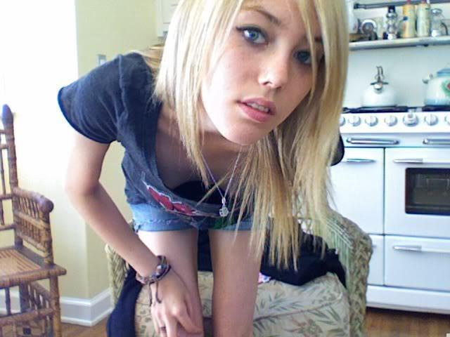 16P Skinny anorexic girl takes photos of herself