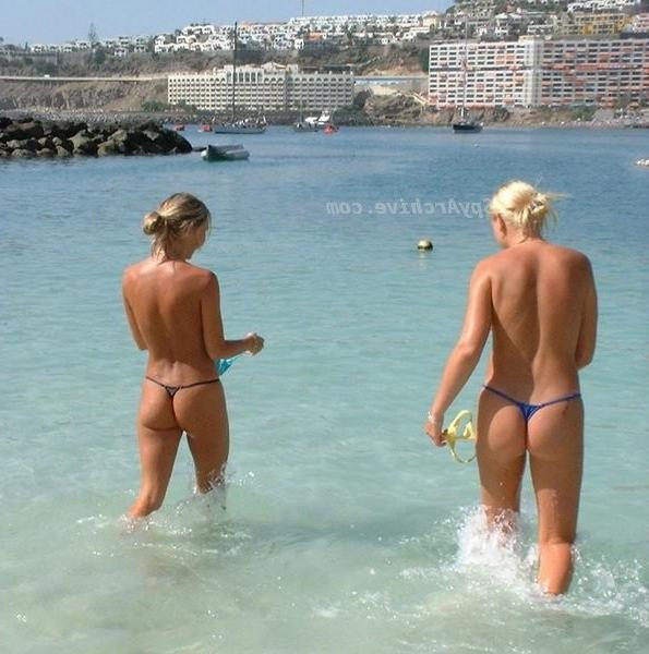 15P Spy shots of hot girls from nudist beach