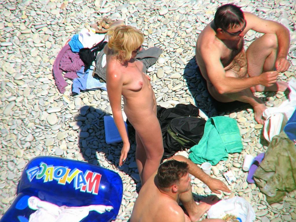 15P Nude beach voyeur photos