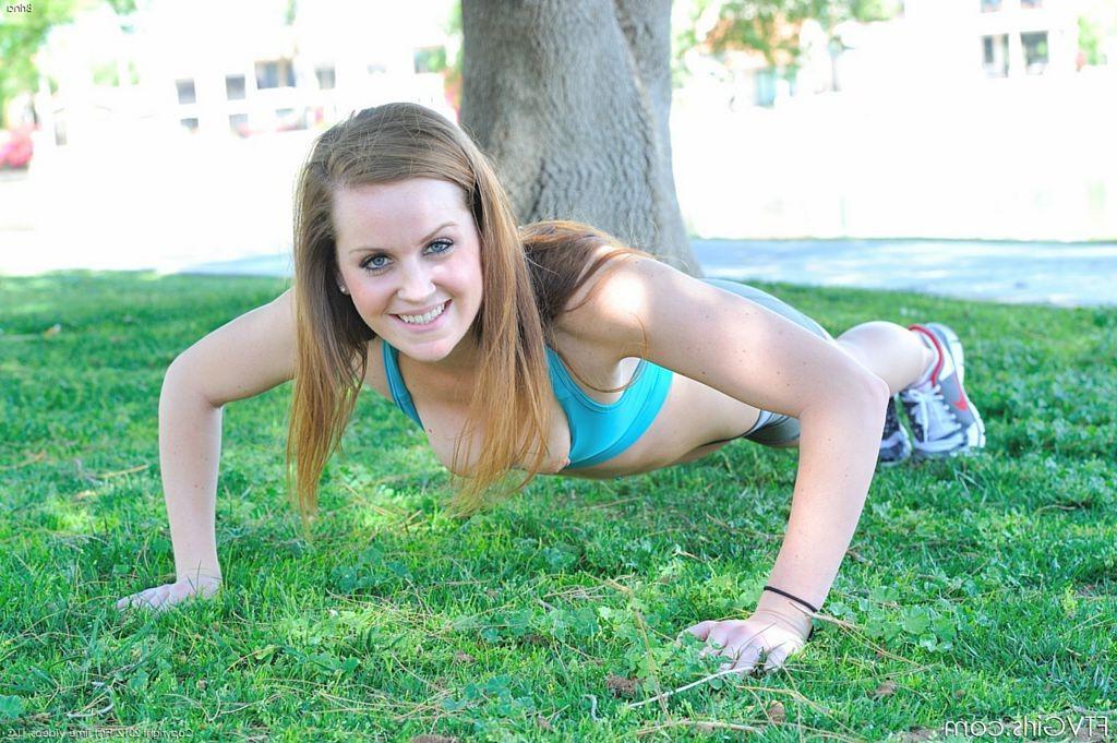 8P Cute amateur sneaky titty flashes down in the park