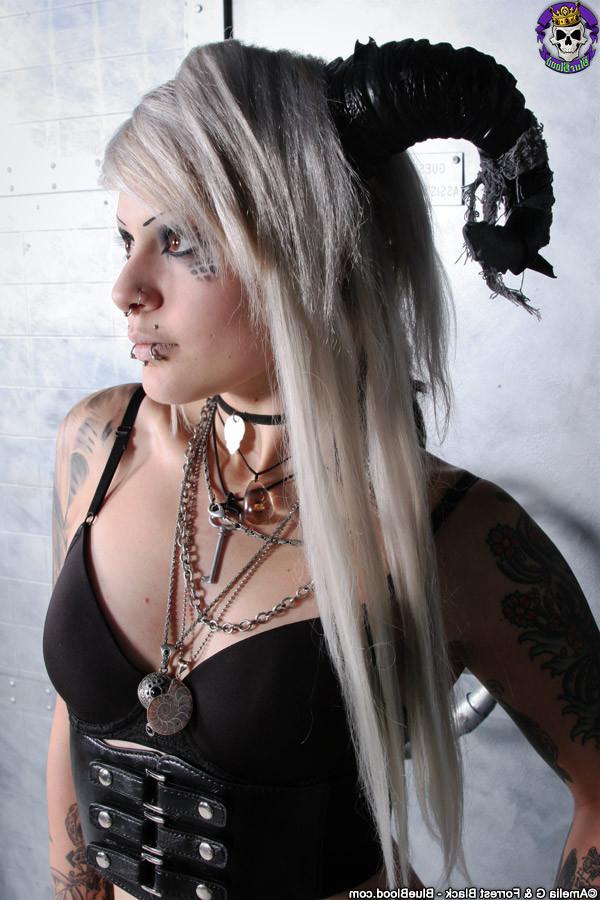 15P Tattooed Industrial Beauty in Boots and Leather
