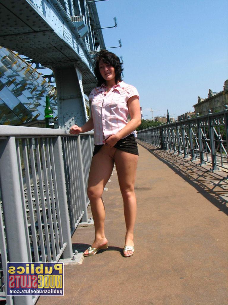 15P The always sexy Darja flashing