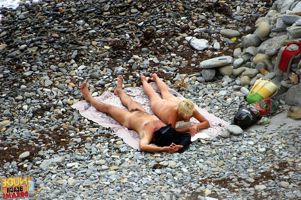 15P Horny couple enjoing sun and sex on the beach