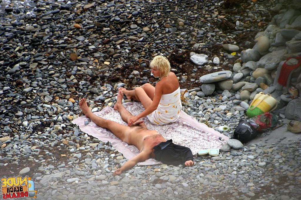 15P Horny couple enjoing sun and sex on the beach