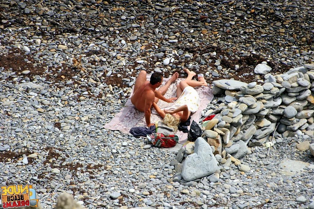 15P Horny couple enjoing sun and sex on the beach