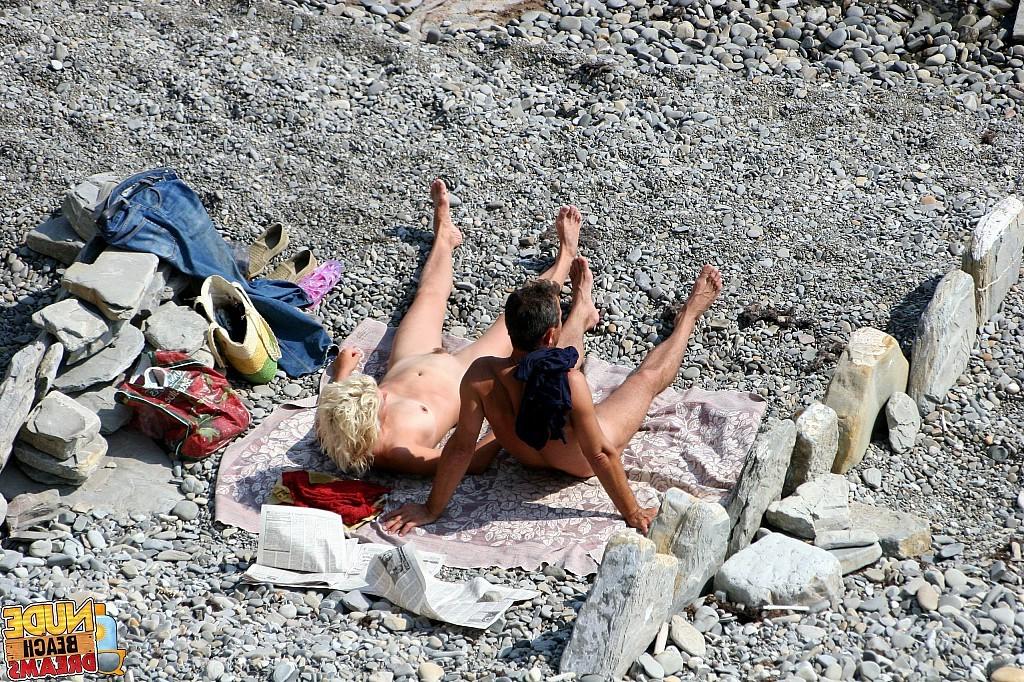 15P Totally naked couples enjoy on the beach