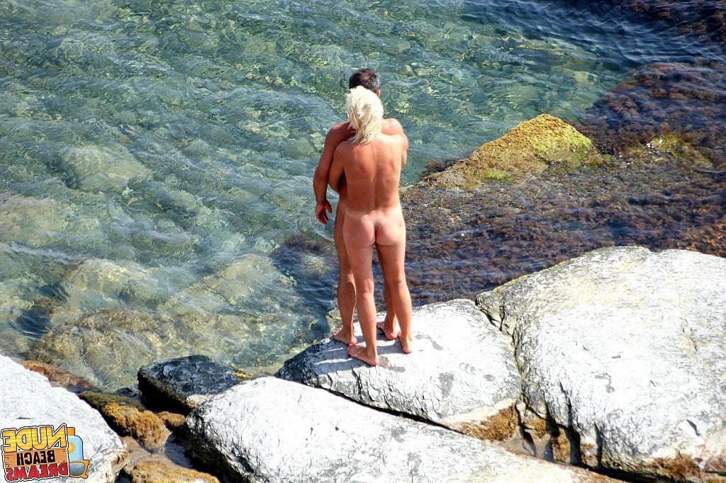 15P Totally naked couples enjoy on the beach