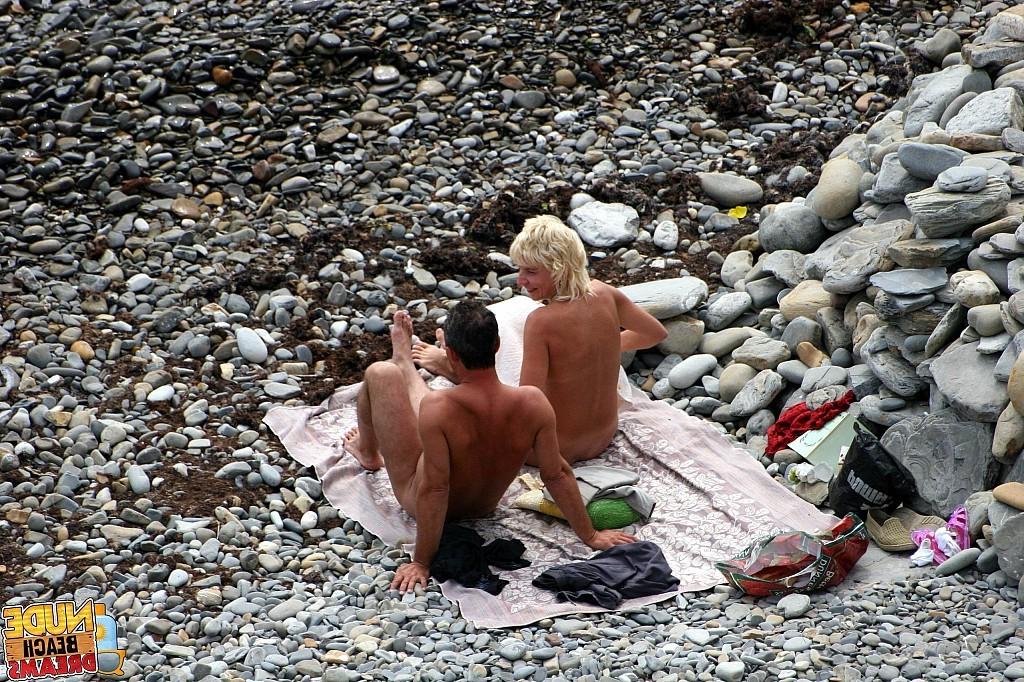 15P Totally naked couples enjoy on the beach