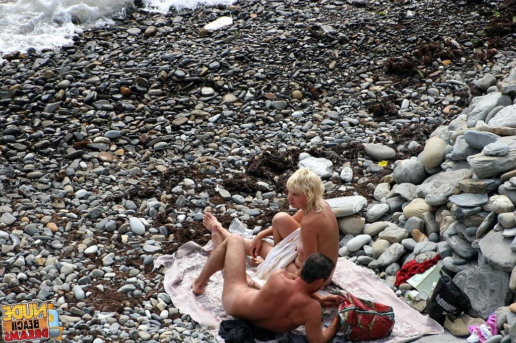15P Totally naked couples enjoy on the beach