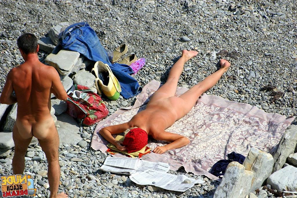 15P Totally naked couples enjoy on the beach