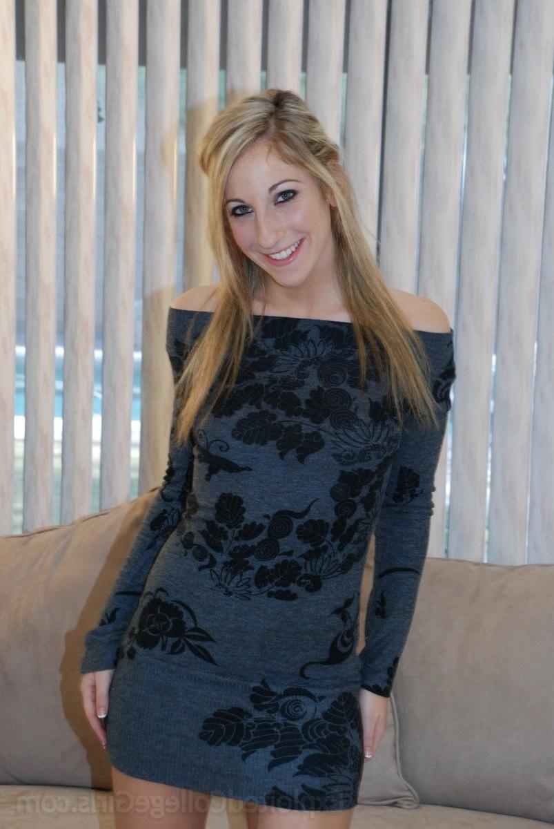 16P Amateur college girl shows tits