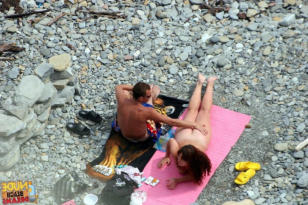 15P Lucky guy playing with gfs pussy on the publick beach
