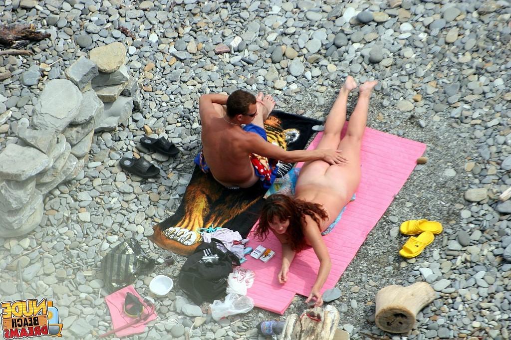15P Lucky guy playing with gfs pussy on the publick beach