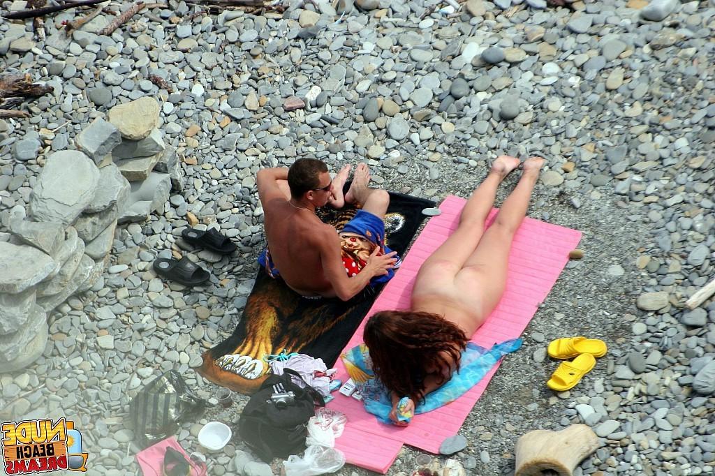 15P Lucky guy playing with gfs pussy on the publick beach