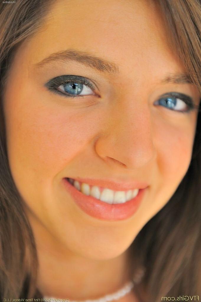 15P Cute Southern amateur girl pussy spreading closeups