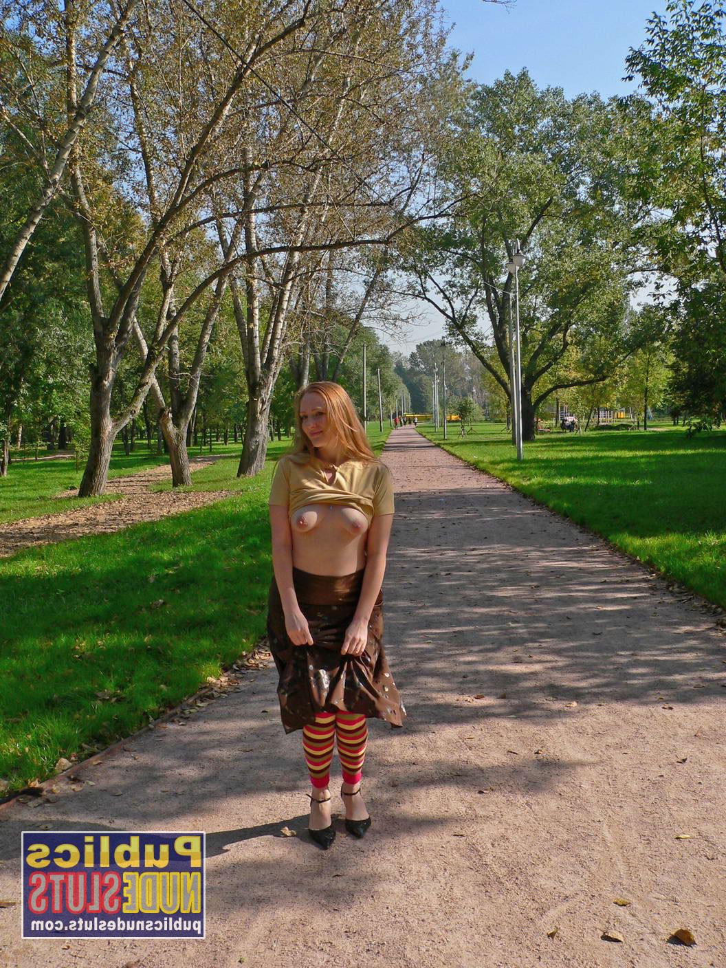 15P Very sexy redhead flashing in the park