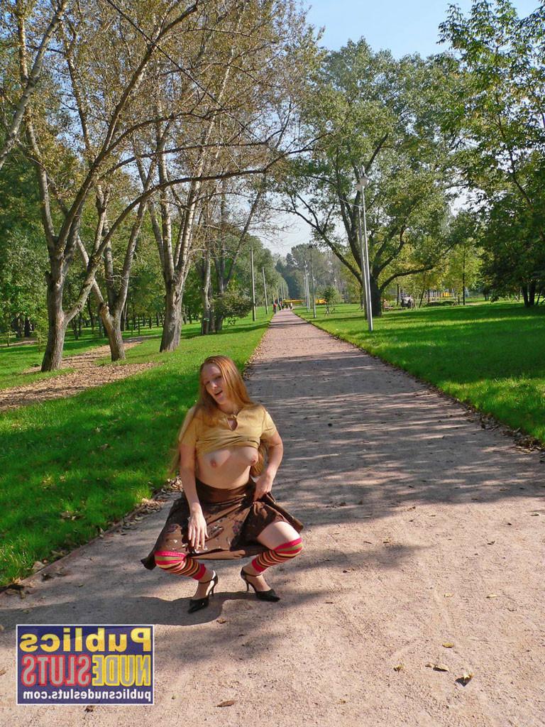 15P Very sexy redhead flashing in the park