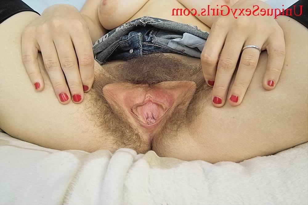 16P amateur with very hairy bush and ass crack