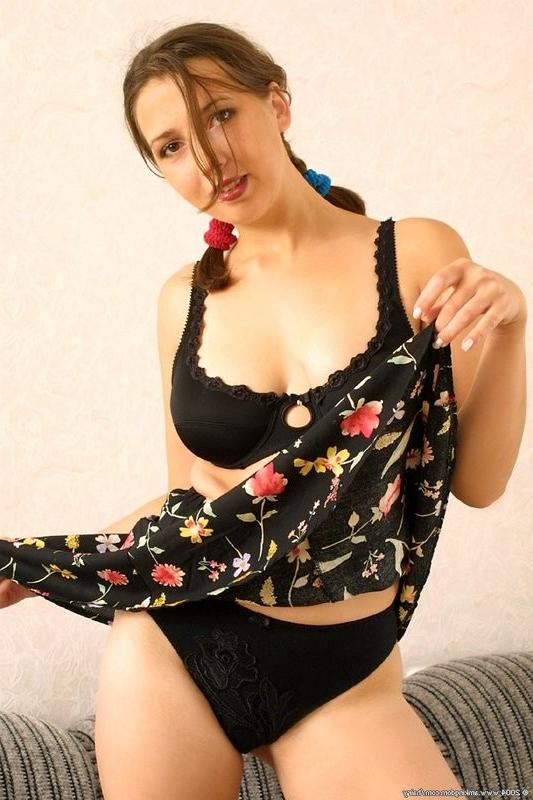 15P Elena shows us her big juicy tits and hairy pussy