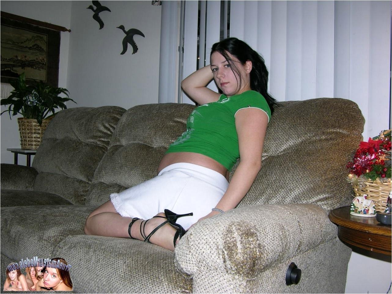10P Year Girl Unemployed And Pregnant Modeling Nude
