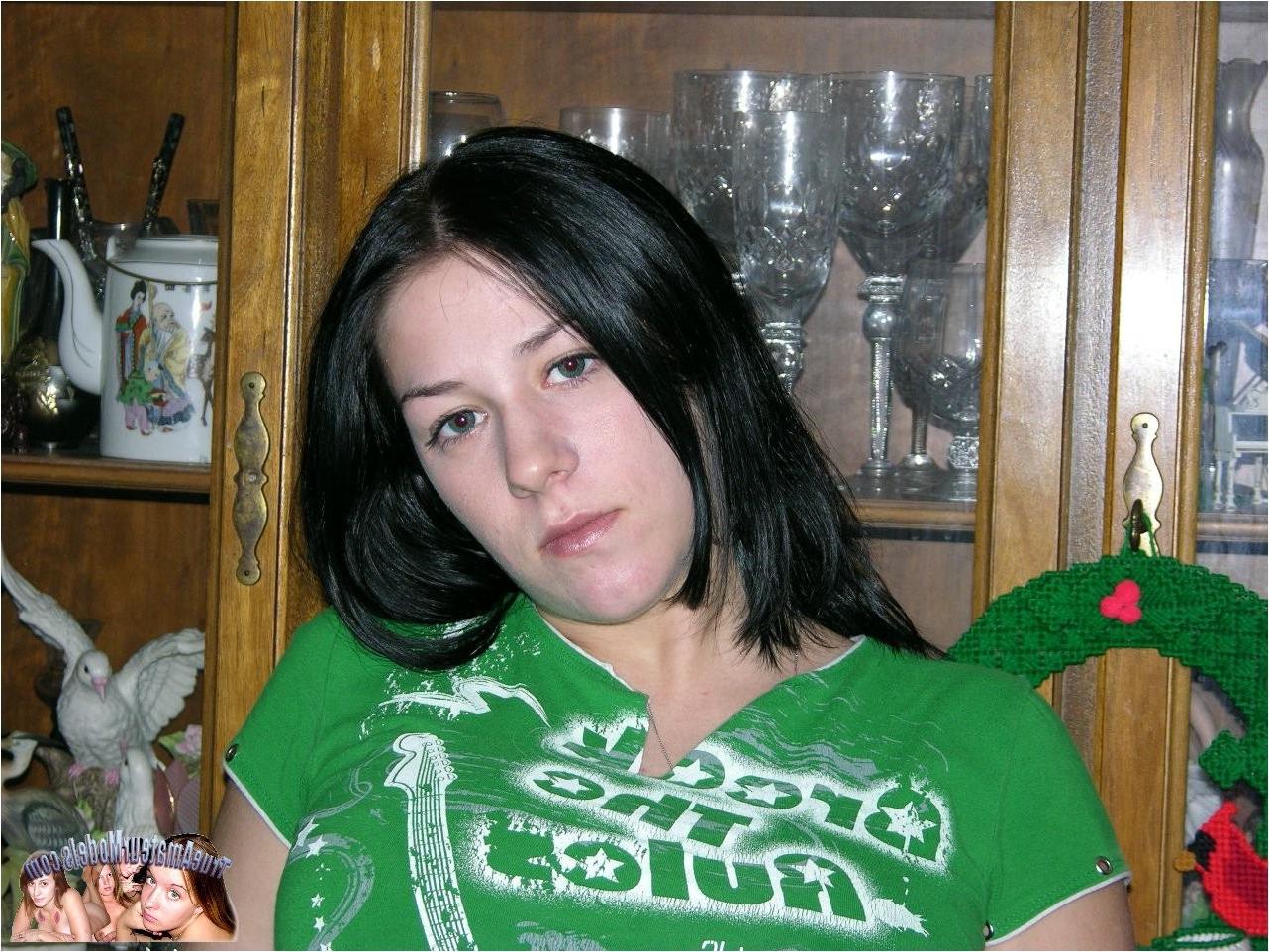 10P Year Girl Unemployed And Pregnant Modeling Nude