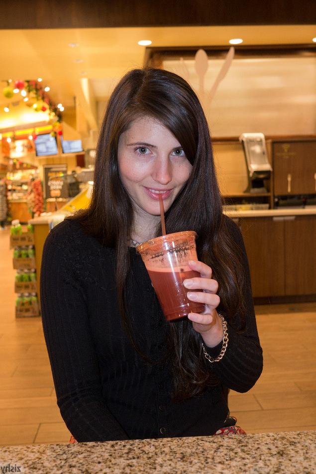 12P Grocery store flashing
