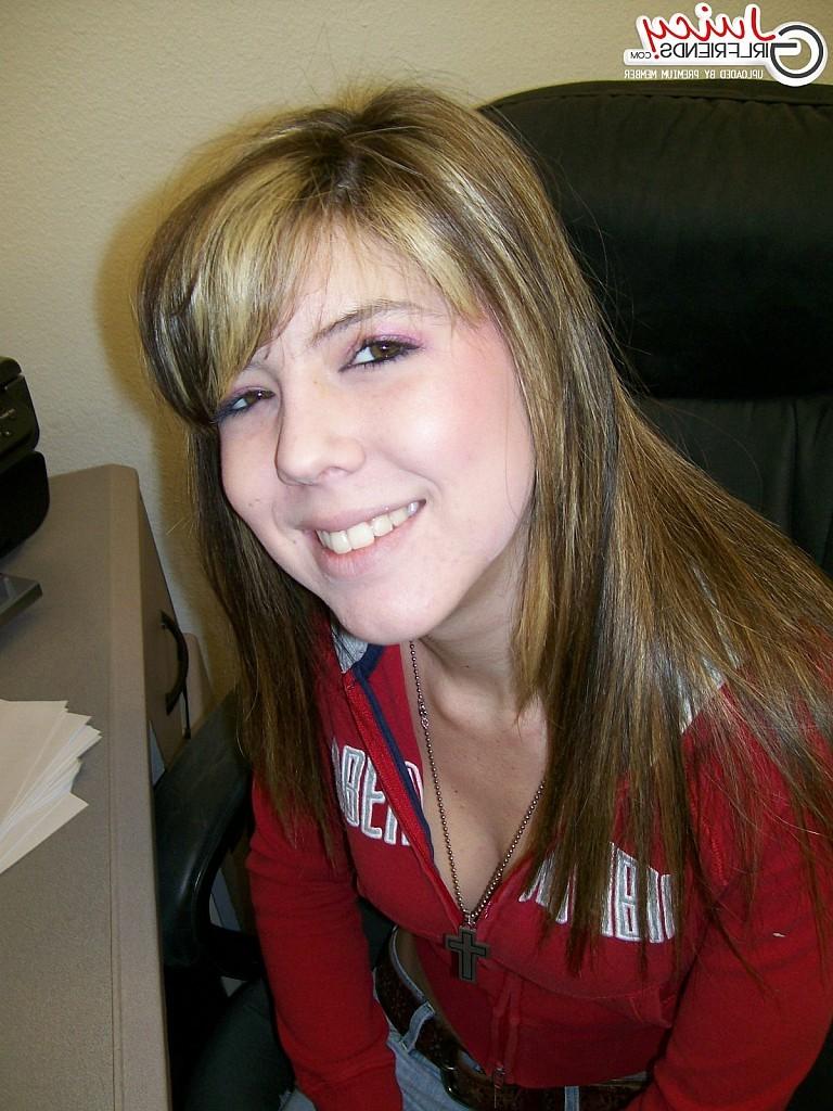 10P Hottest secretary shows her tits in my office