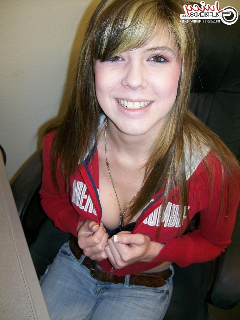 10P Hottest secretary shows her tits in my office