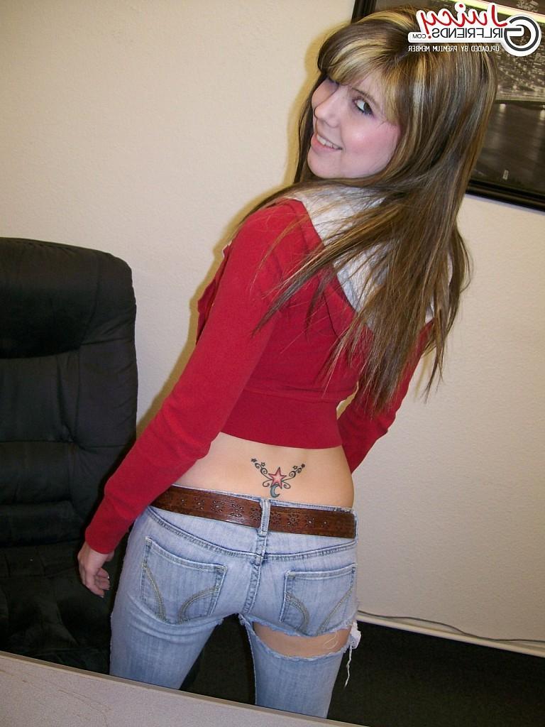 10P Hottest secretary shows her tits in my office