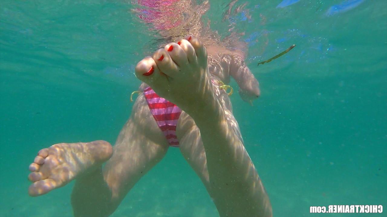 20P Bikini  Big Tits Topless at the Beach Sexy feet swimming in the 