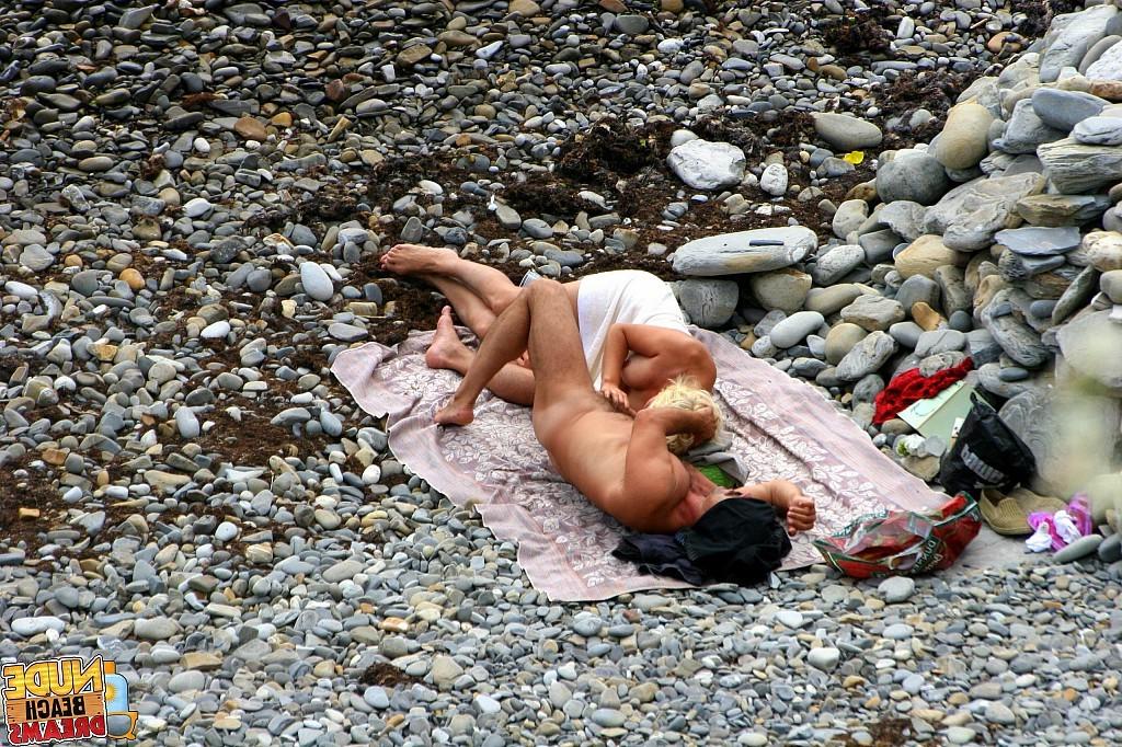 15P Blowjob on the publick beach  what can be better