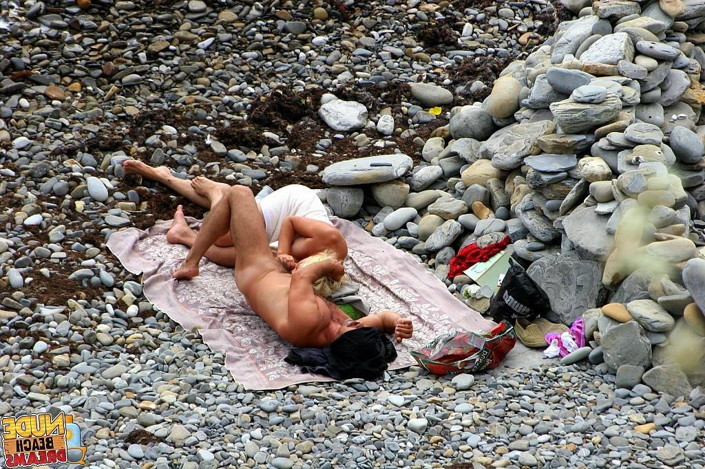 15P Blowjob on the publick beach  what can be better