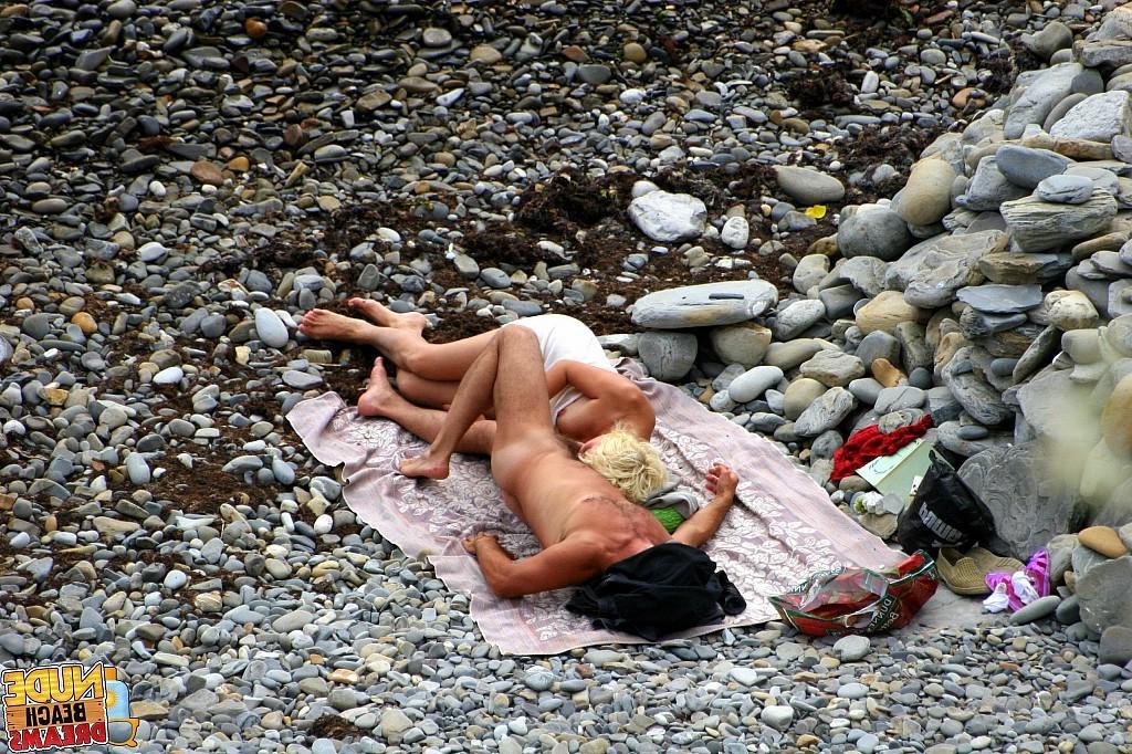 15P Blowjob on the publick beach  what can be better
