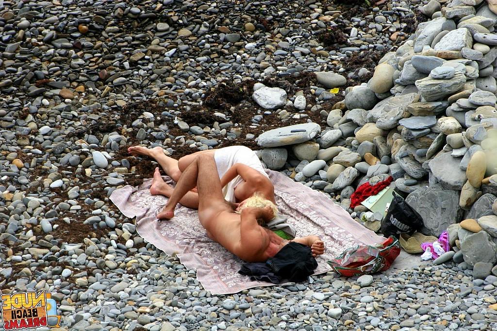 15P Blowjob on the publick beach  what can be better