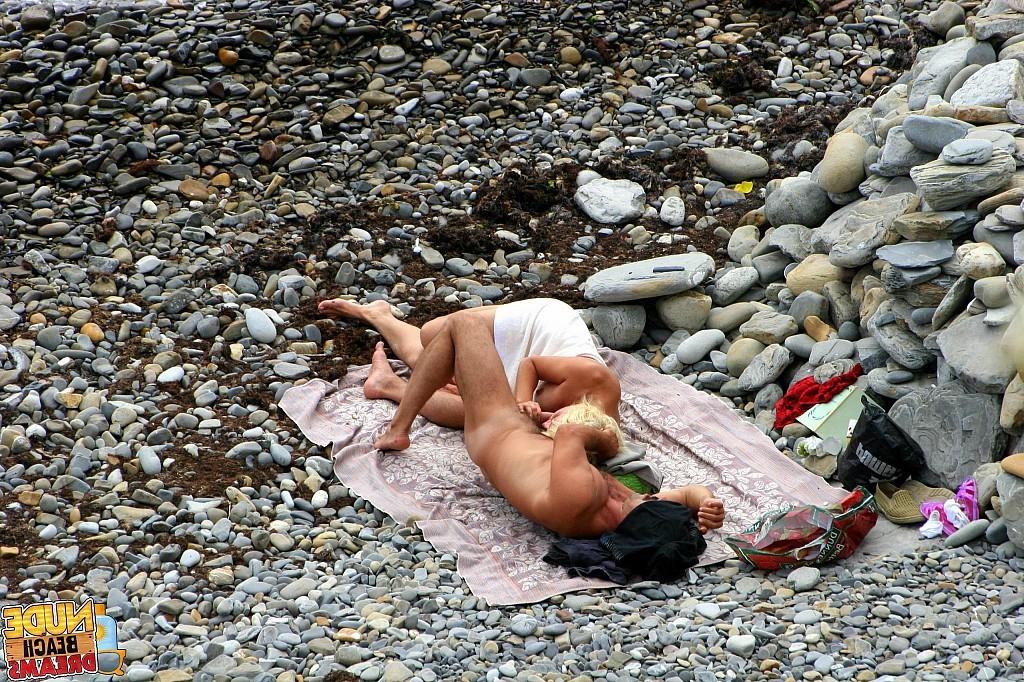 15P Blowjob on the publick beach  what can be better
