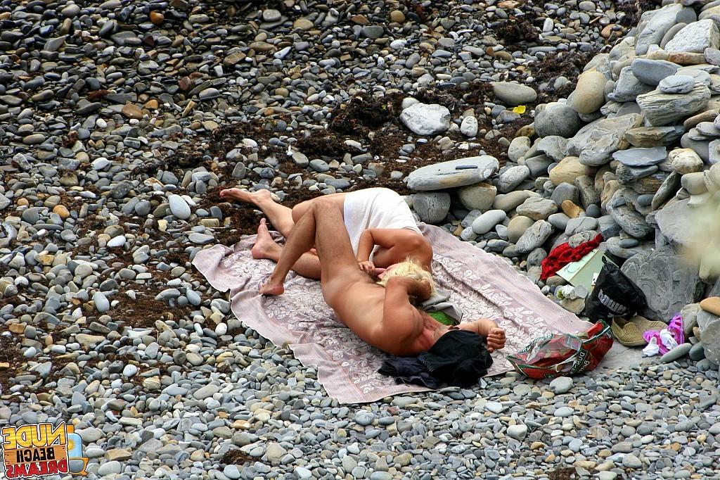 15P Blowjob on the publick beach  what can be better
