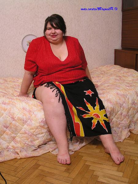 15P Exciting really big woman trying to masturbate