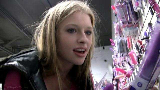 20P Amateur college coed exploited