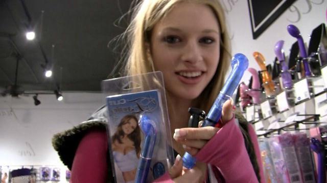 20P Amateur college coed exploited
