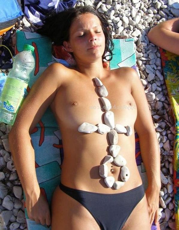 15P Nice boobs in these voyeur pictures taken on the beach